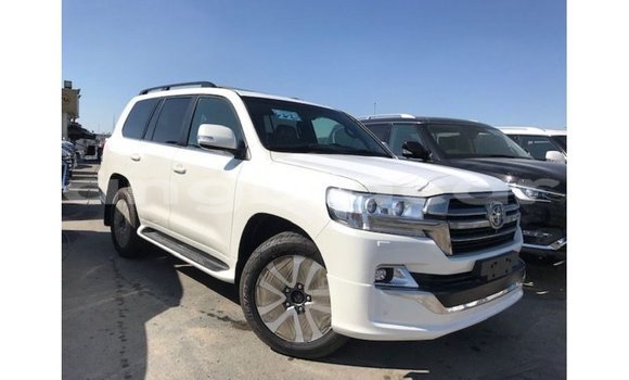 Comprar Importar Toyota Land Cruiser Branco Carro em Import - Dubai em Bengo Province Comprar Importar Toyota Land Cruiser Branco Carro em Import - Dubai em Bengo Province