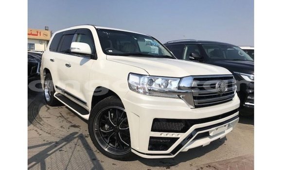 Comprar Importar Toyota Land Cruiser Branco Carro em Import - Dubai em Bengo Province Comprar Importar Toyota Land Cruiser Branco Carro em Import - Dubai em Bengo Province