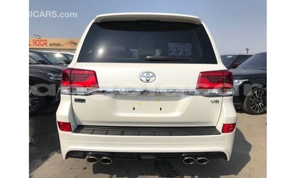 Comprar Importar Toyota Land Cruiser Branco Carro em Import - Dubai em Bengo Province Comprar Importar Toyota Land Cruiser Branco Carro em Import - Dubai em Bengo Province