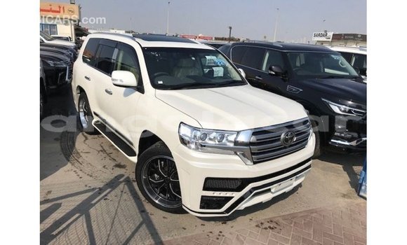 Comprar Importar Toyota Land Cruiser Branco Carro em Import - Dubai em Bengo Province Comprar Importar Toyota Land Cruiser Branco Carro em Import - Dubai em Bengo Province