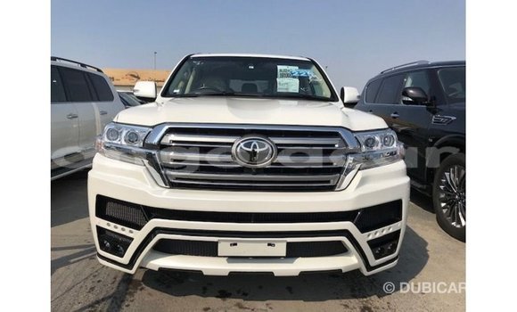Comprar Importar Toyota Land Cruiser Branco Carro em Import - Dubai em Bengo Province Comprar Importar Toyota Land Cruiser Branco Carro em Import - Dubai em Bengo Province