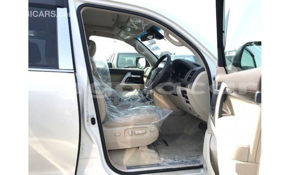 Comprar Importar Toyota Land Cruiser Branco Carro em Import - Dubai em Bengo Province Comprar Importar Toyota Land Cruiser Branco Carro em Import - Dubai em Bengo Province