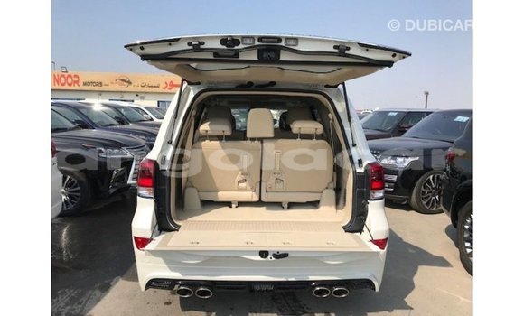 Comprar Importar Toyota Land Cruiser Branco Carro em Import - Dubai em Bengo Province Comprar Importar Toyota Land Cruiser Branco Carro em Import - Dubai em Bengo Province
