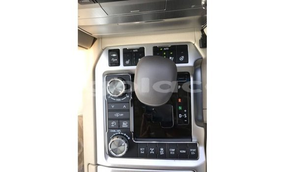 Comprar Importar Toyota Land Cruiser Branco Carro em Import - Dubai em Bengo Province Comprar Importar Toyota Land Cruiser Branco Carro em Import - Dubai em Bengo Province