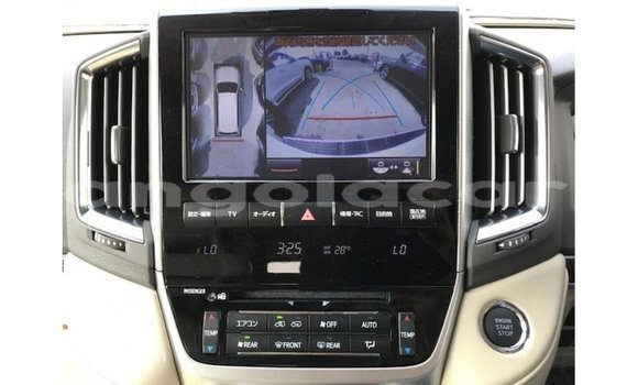 Comprar Importar Toyota Land Cruiser Branco Carro em Import - Dubai em Bengo Province Comprar Importar Toyota Land Cruiser Branco Carro em Import - Dubai em Bengo Province