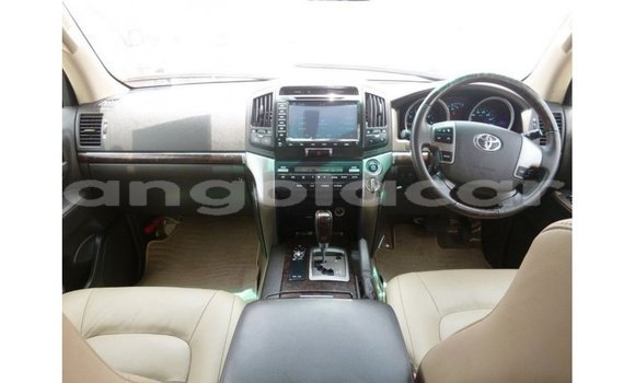 Comprar Importar Toyota Land Cruiser Branco Carro em Import - Dubai em Bengo Province Comprar Importar Toyota Land Cruiser Branco Carro em Import - Dubai em Bengo Province