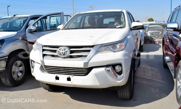 Comprar Importar Toyota Fortuner Branco Carro em Import - Dubai em Bengo Province Comprar Importar Toyota Fortuner Branco Carro em Import - Dubai em Bengo Province
