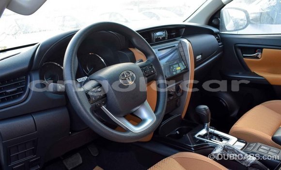 Comprar Importar Toyota Fortuner Branco Carro em Import - Dubai em Bengo Province Comprar Importar Toyota Fortuner Branco Carro em Import - Dubai em Bengo Province