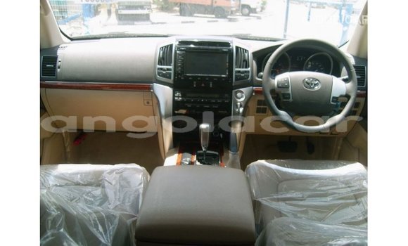 Comprar Importar Toyota Land Cruiser Branco Carro em Import - Dubai em Bengo Province Comprar Importar Toyota Land Cruiser Branco Carro em Import - Dubai em Bengo Province