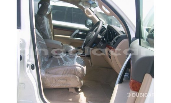 Comprar Importar Toyota Land Cruiser Branco Carro em Import - Dubai em Bengo Province Comprar Importar Toyota Land Cruiser Branco Carro em Import - Dubai em Bengo Province