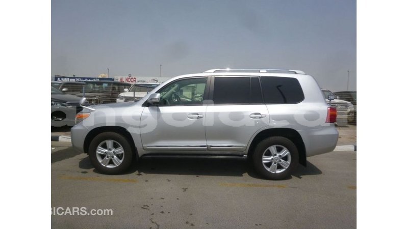Big with watermark toyota land cruiser bengo province import dubai 6828