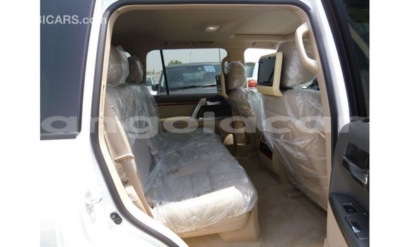 Comprar Importar Toyota Land Cruiser Branco Carro em Import - Dubai em Bengo Province Comprar Importar Toyota Land Cruiser Branco Carro em Import - Dubai em Bengo Province