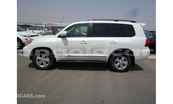 Comprar Importar Toyota Land Cruiser Branco Carro em Import - Dubai em Bengo Province Comprar Importar Toyota Land Cruiser Branco Carro em Import - Dubai em Bengo Province