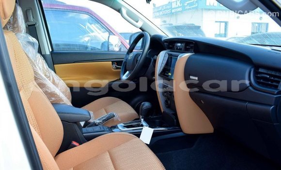 Comprar Importar Toyota Fortuner Branco Carro em Import - Dubai em Bengo Province Comprar Importar Toyota Fortuner Branco Carro em Import - Dubai em Bengo Province