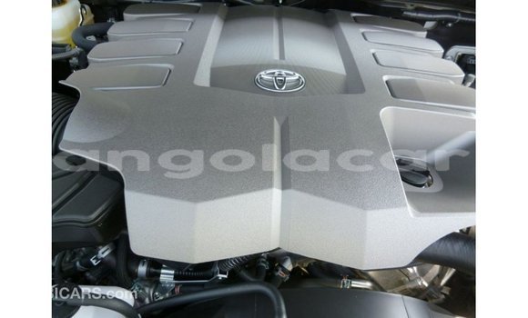 Comprar Importar Toyota Land Cruiser Branco Carro em Import - Dubai em Bengo Province Comprar Importar Toyota Land Cruiser Branco Carro em Import - Dubai em Bengo Province