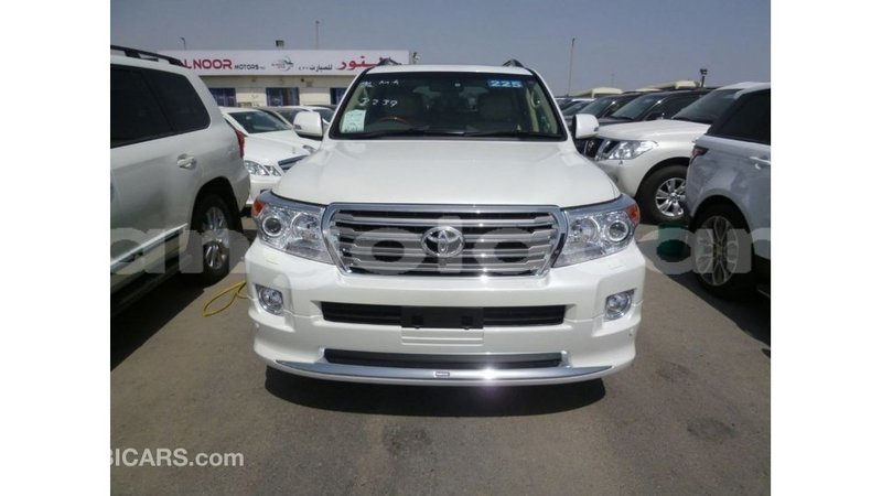 Big with watermark toyota land cruiser bengo province import dubai 6835