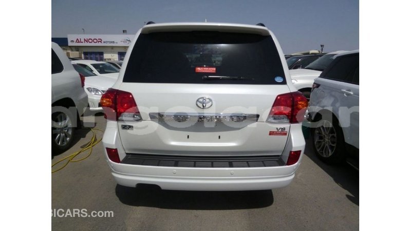 Big with watermark toyota land cruiser bengo province import dubai 6835
