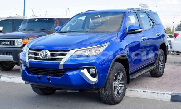 Comprar Importar Toyota Fortuner Azul Carro em Import - Dubai em Bengo Province Comprar Importar Toyota Fortuner Azul Carro em Import - Dubai em Bengo Province