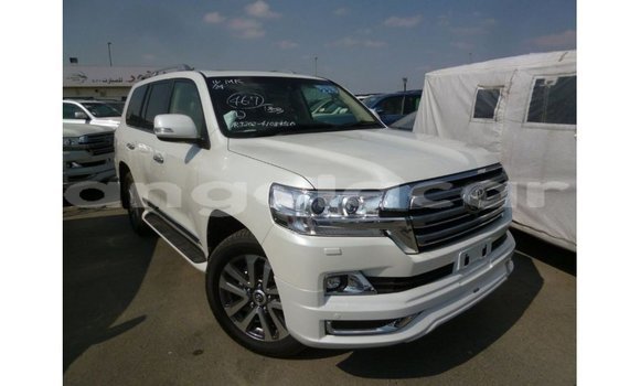 Acheter Import Voiture Toyota Land Cruiser Blanc à Import - Dubai, Province de Bengo Acheter Import Voiture Toyota Land Cruiser Blanc à Import - Dubai, Province de Bengo