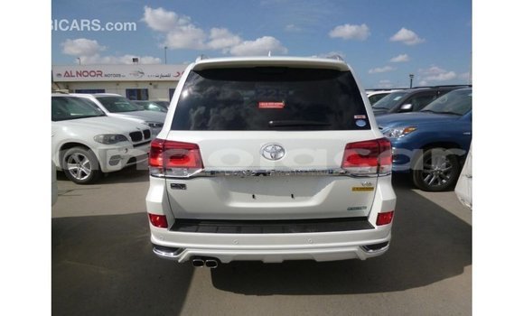 Comprar Importar Toyota Land Cruiser Branco Carro em Import - Dubai em Bengo Province Comprar Importar Toyota Land Cruiser Branco Carro em Import - Dubai em Bengo Province