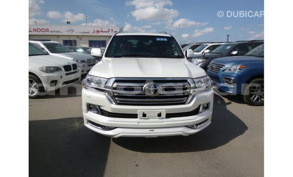 Comprar Importar Toyota Land Cruiser Branco Carro em Import - Dubai em Bengo Province Comprar Importar Toyota Land Cruiser Branco Carro em Import - Dubai em Bengo Province