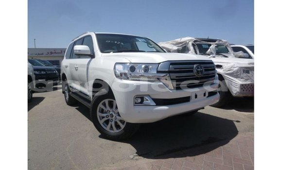 Comprar Importar Toyota Land Cruiser Branco Carro em Import - Dubai em Bengo Province Comprar Importar Toyota Land Cruiser Branco Carro em Import - Dubai em Bengo Province