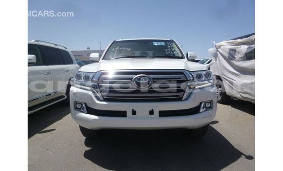 Comprar Importar Toyota Land Cruiser Branco Carro em Import - Dubai em Bengo Province Comprar Importar Toyota Land Cruiser Branco Carro em Import - Dubai em Bengo Province