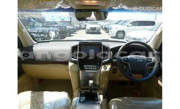 Comprar Importar Toyota Land Cruiser Branco Carro em Import - Dubai em Bengo Province Comprar Importar Toyota Land Cruiser Branco Carro em Import - Dubai em Bengo Province