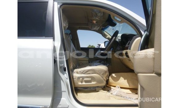 Comprar Importar Toyota Land Cruiser Branco Carro em Import - Dubai em Bengo Province Comprar Importar Toyota Land Cruiser Branco Carro em Import - Dubai em Bengo Province