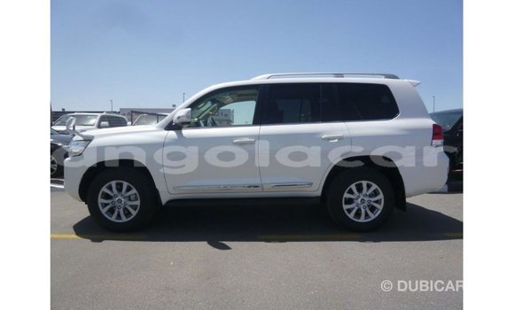 Comprar Importar Toyota Land Cruiser Branco Carro em Import - Dubai em Bengo Province Comprar Importar Toyota Land Cruiser Branco Carro em Import - Dubai em Bengo Province