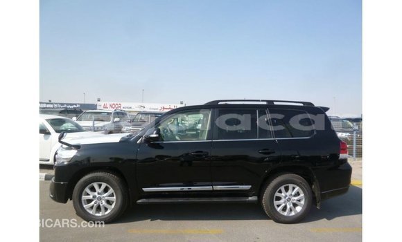 Acheter Import Voiture Toyota Land Cruiser Noir à Import - Dubai, Province de Bengo Acheter Import Voiture Toyota Land Cruiser Noir à Import - Dubai, Province de Bengo