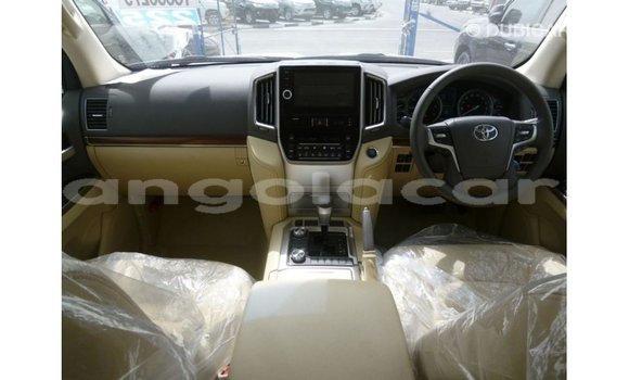 Comprar Importar Toyota Land Cruiser Branco Carro em Import - Dubai em Bengo Province Comprar Importar Toyota Land Cruiser Branco Carro em Import - Dubai em Bengo Province