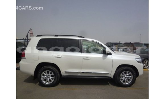 Comprar Importar Toyota Land Cruiser Branco Carro em Import - Dubai em Bengo Province Comprar Importar Toyota Land Cruiser Branco Carro em Import - Dubai em Bengo Province