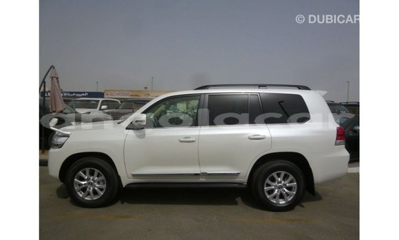 Comprar Importar Toyota Land Cruiser Branco Carro em Import - Dubai em Bengo Province Comprar Importar Toyota Land Cruiser Branco Carro em Import - Dubai em Bengo Province