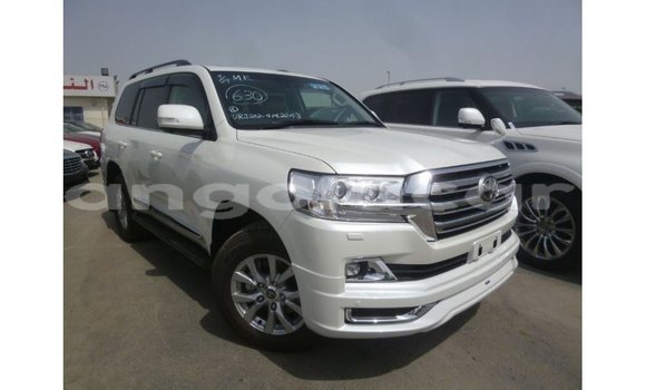 Comprar Importar Toyota Land Cruiser Branco Carro em Import - Dubai em Bengo Province Comprar Importar Toyota Land Cruiser Branco Carro em Import - Dubai em Bengo Province