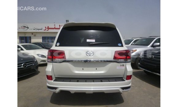 Comprar Importar Toyota Land Cruiser Branco Carro em Import - Dubai em Bengo Province Comprar Importar Toyota Land Cruiser Branco Carro em Import - Dubai em Bengo Province