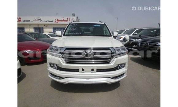 Comprar Importar Toyota Land Cruiser Branco Carro em Import - Dubai em Bengo Province Comprar Importar Toyota Land Cruiser Branco Carro em Import - Dubai em Bengo Province