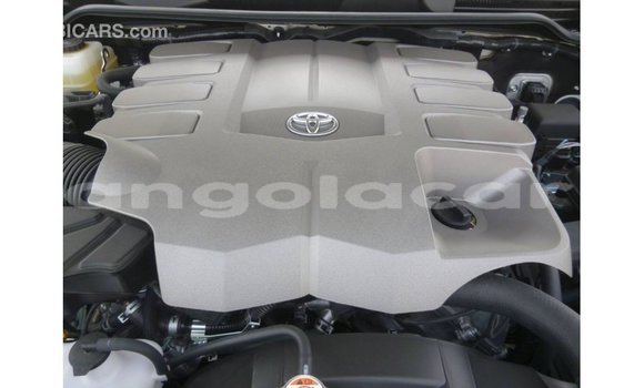 Comprar Importar Toyota Land Cruiser Branco Carro em Import - Dubai em Bengo Province Comprar Importar Toyota Land Cruiser Branco Carro em Import - Dubai em Bengo Province