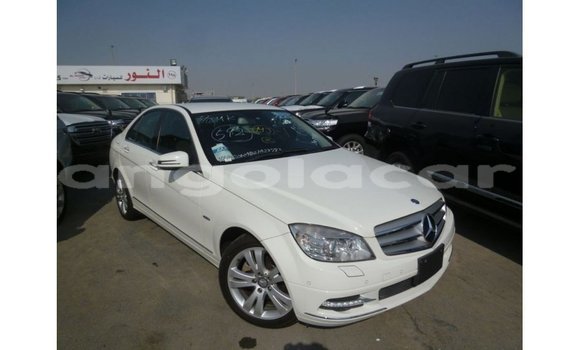 Acheter Import Voiture Mercedes-Benz 200 Blanc à Import - Dubai, Province de Bengo Acheter Import Voiture Mercedes-Benz 200 Blanc à Import - Dubai, Province de Bengo