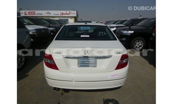 Acheter Import Voiture Mercedes-Benz 200 Blanc à Import - Dubai, Province de Bengo Acheter Import Voiture Mercedes-Benz 200 Blanc à Import - Dubai, Province de Bengo