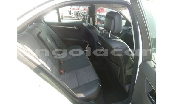 Acheter Import Voiture Mercedes-Benz 200 Blanc à Import - Dubai, Province de Bengo Acheter Import Voiture Mercedes-Benz 200 Blanc à Import - Dubai, Province de Bengo