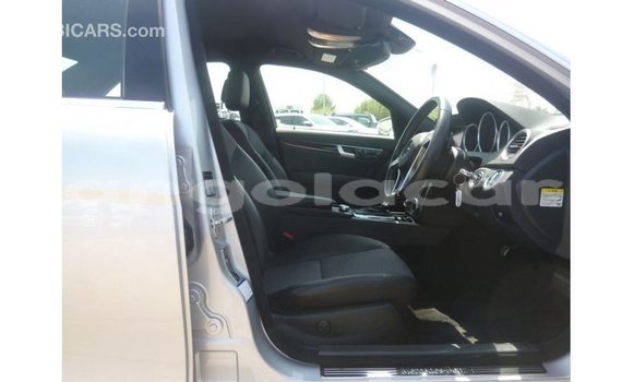 Comprar Importar Mercedes-Benz 200 Outro Carro em Import - Dubai em Bengo Province Comprar Importar Mercedes-Benz 200 Outro Carro em Import - Dubai em Bengo Province