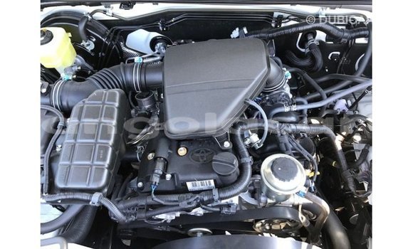 Comprar Importar Toyota Prado Branco Carro em Import - Dubai em Bengo Province Comprar Importar Toyota Prado Branco Carro em Import - Dubai em Bengo Province