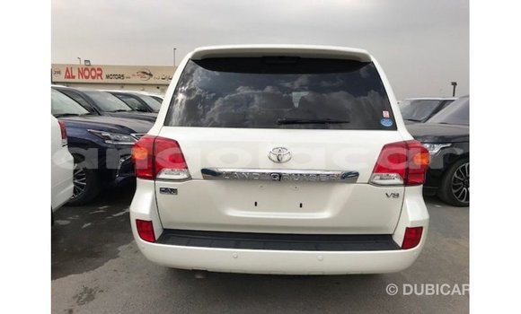 Comprar Importar Toyota Land Cruiser Branco Carro em Import - Dubai em Bengo Province Comprar Importar Toyota Land Cruiser Branco Carro em Import - Dubai em Bengo Province