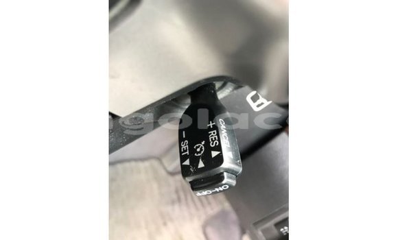 Comprar Importar Toyota Land Cruiser Branco Carro em Import - Dubai em Bengo Province Comprar Importar Toyota Land Cruiser Branco Carro em Import - Dubai em Bengo Province