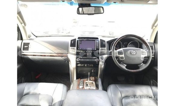 Comprar Importar Toyota Land Cruiser Branco Carro em Import - Dubai em Bengo Province Comprar Importar Toyota Land Cruiser Branco Carro em Import - Dubai em Bengo Province