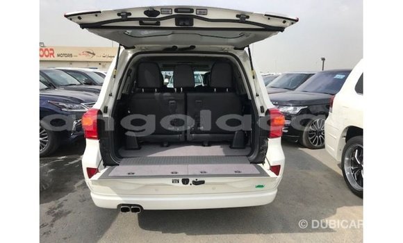 Comprar Importar Toyota Land Cruiser Branco Carro em Import - Dubai em Bengo Province Comprar Importar Toyota Land Cruiser Branco Carro em Import - Dubai em Bengo Province
