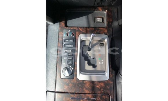 Comprar Importar Toyota Land Cruiser Branco Carro em Import - Dubai em Bengo Province Comprar Importar Toyota Land Cruiser Branco Carro em Import - Dubai em Bengo Province