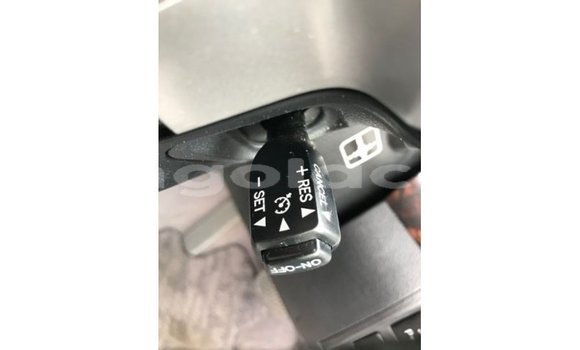 Comprar Importar Toyota Land Cruiser Branco Carro em Import - Dubai em Bengo Province Comprar Importar Toyota Land Cruiser Branco Carro em Import - Dubai em Bengo Province