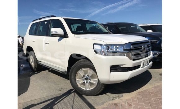 Acheter Import Voiture Toyota Land Cruiser Blanc à Import - Dubai, Province de Bengo Acheter Import Voiture Toyota Land Cruiser Blanc à Import - Dubai, Province de Bengo